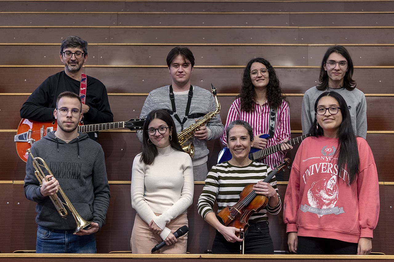 Químicas crea su propio grupo musical: Azeótropos