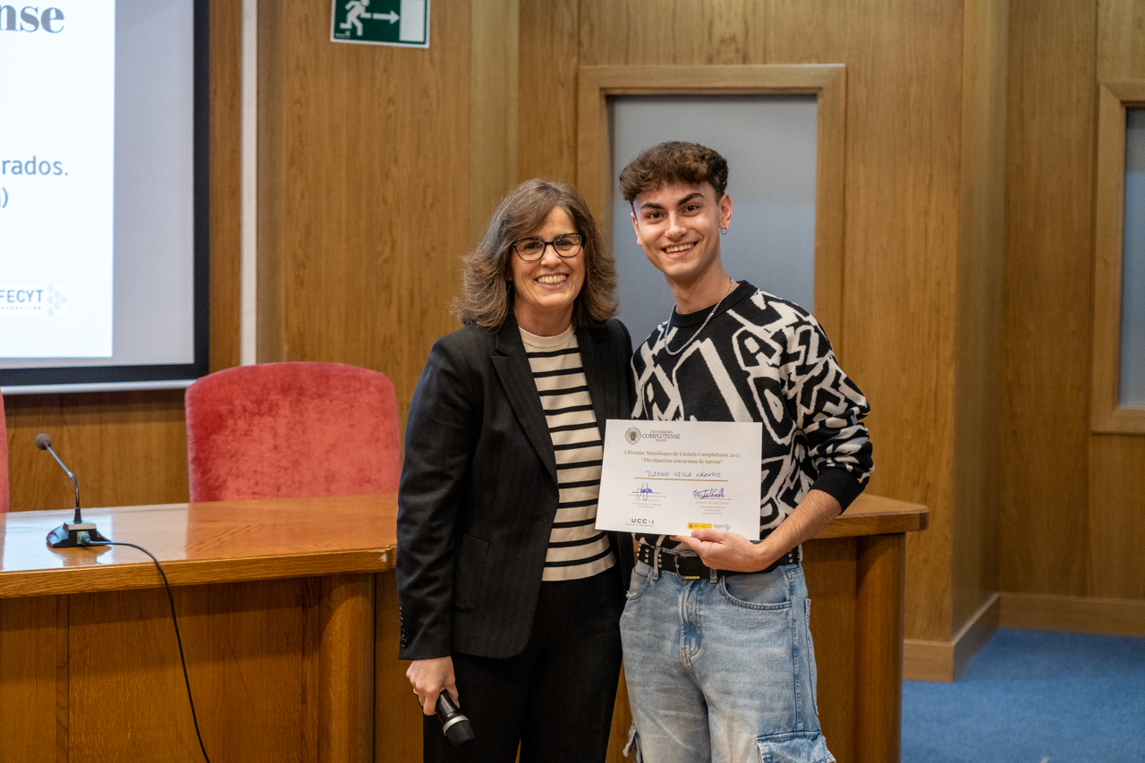 Diego Villa Lázaro, estudiante de Bioquímica, ganador de la IV edición de Monólogos de Ciencia Complutense